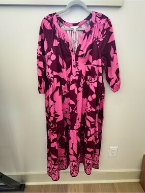crown & ivy Pink and Magenta Floral Midi Dress